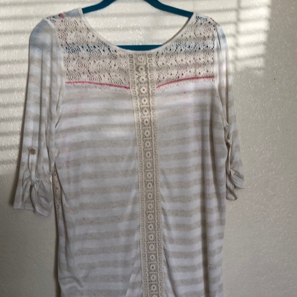 Cream and white striped elbow length shirt - Picture 2 of 3